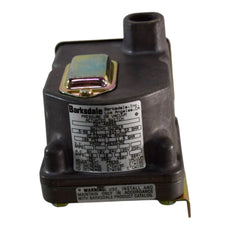 NEW Barksdale D2T-A80SS Pressure Vacuum Actuated Switch 0.5-80 PSI NEMA 4