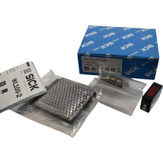 NEW SICK WL100-2P3439 6052361 Photoelectric Retro-Reflective Sensor M8 3-Pin