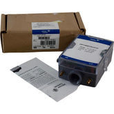 NEW Johnson Controls DP140010U31C Differential Pressure Transducer 0-10'' W.C.