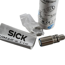NEW SICK UM18-218126111 6048404 Ultrasonic Sensor 120-1000mm 4-20mA