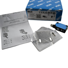 NEW SICK WL8-N2231 6033181 Retroreflective Photoelectric Sensor 10-30VDC M8