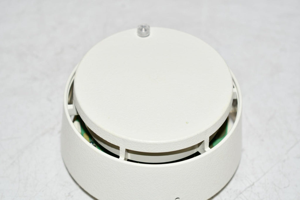 NEW Kidde Fenwal 70202003001 Fire Alarm Smoke Detector 1.03.3 Volts