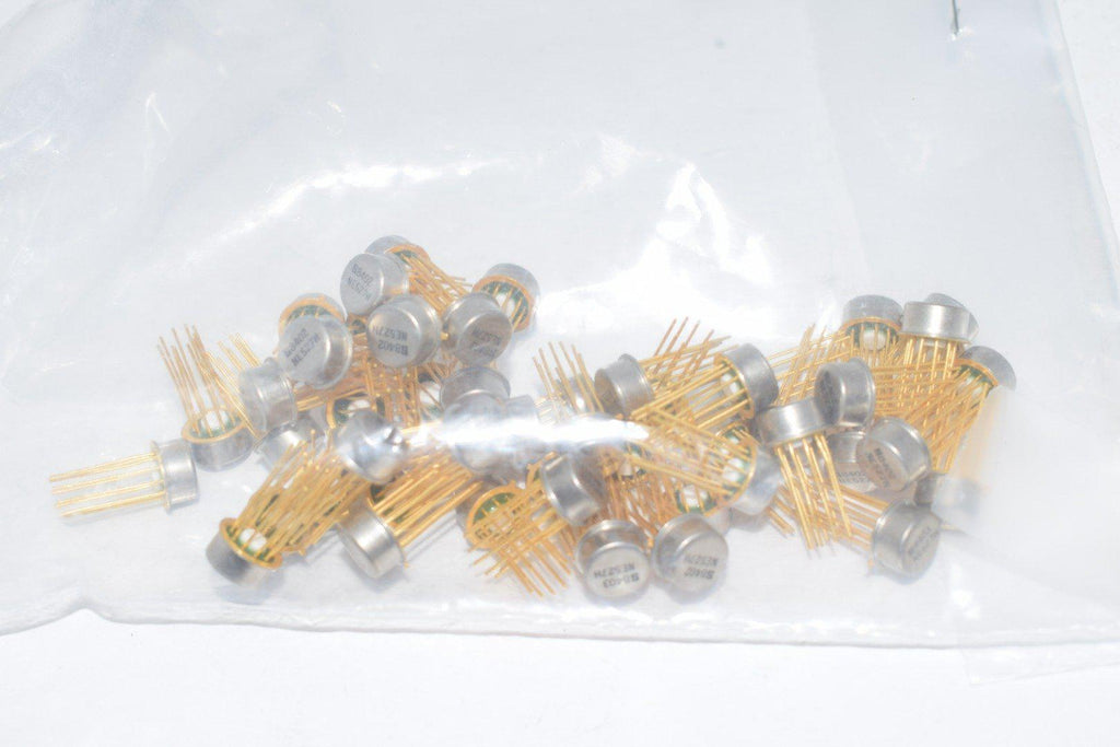 Lot of 44 NEW NE527H Single Voltage Comparator