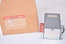 NEW Honeywell R7305A 1004 POWER SUPPLY 120V 60 CYCLE