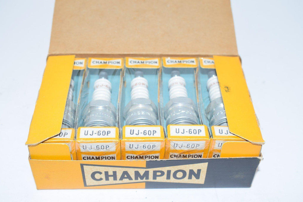 Pack of 10 NEW Champion Spark Plugs UJ-60P
