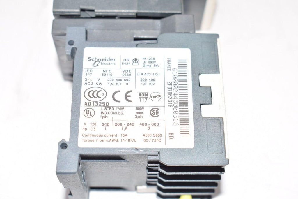 SCHNEIDER ELECTRIC 06ATEX0035X Circuit Breaker Switch W/ A013250 Conta ...