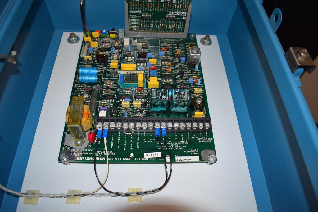 Siemens MILLTRONICS CONTROL PROCESS UNIT IN ENCLOSURE Flow meter IOL6B ...